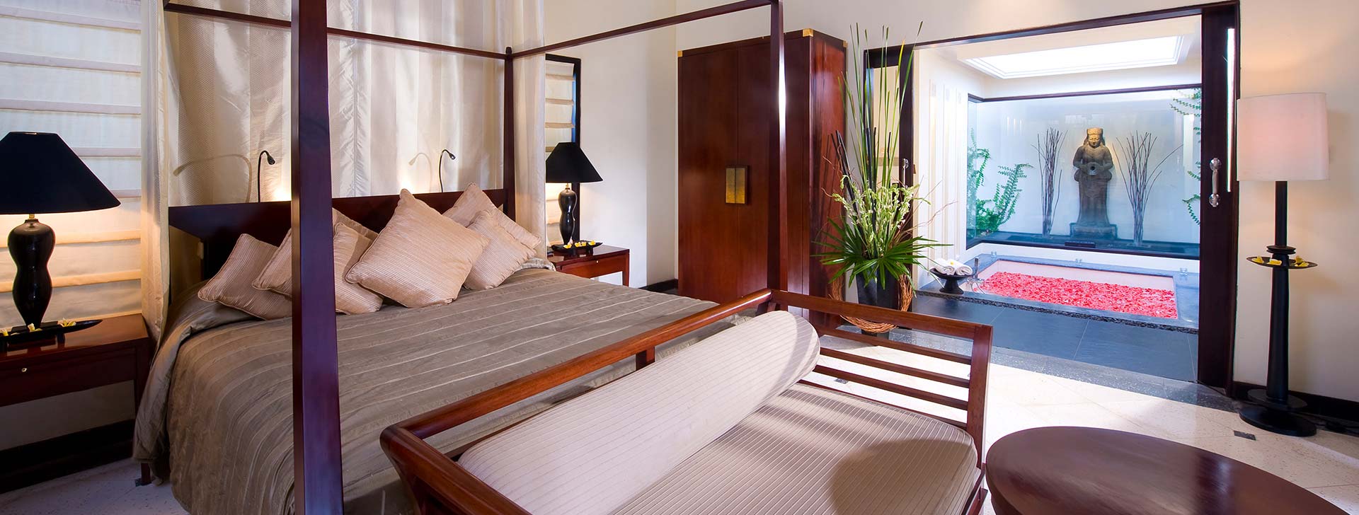 Villa Ylang Ylang - Western master bedroom