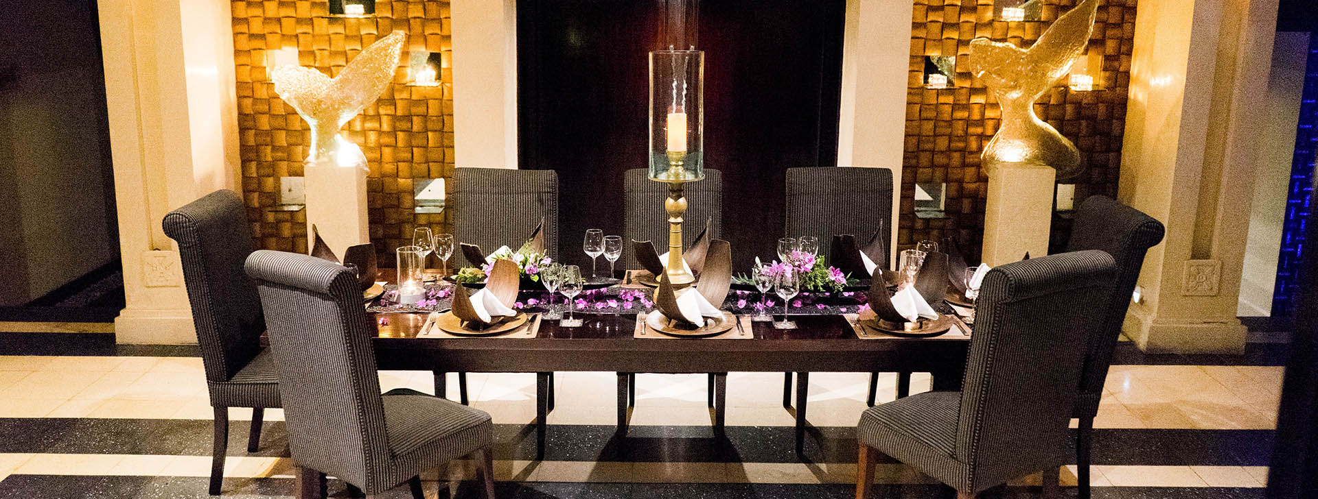Villa Ylang Ylang - Elegant dining area setting