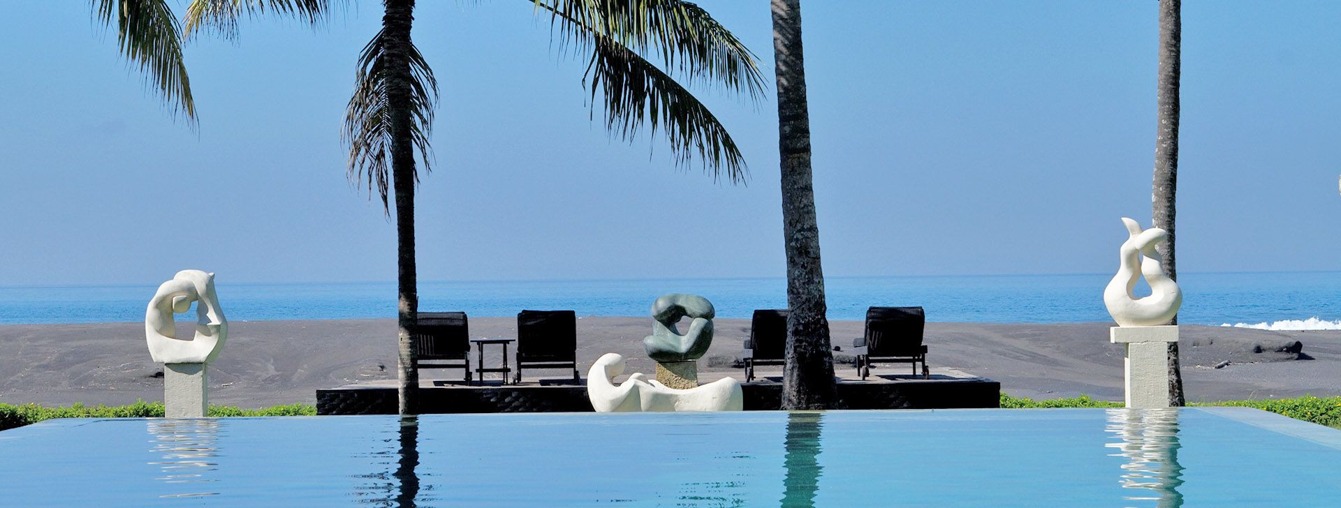 The Ylang Ylang - pool looking out to the sea